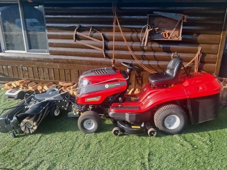 MTD Greenbase V220I zitmaaier met Tielbürger TK520 rolbezem, Tuin en Terras, Grasmaaiers, Cirkelmaaier, Ophalen of Verzenden, Zo goed als nieuw