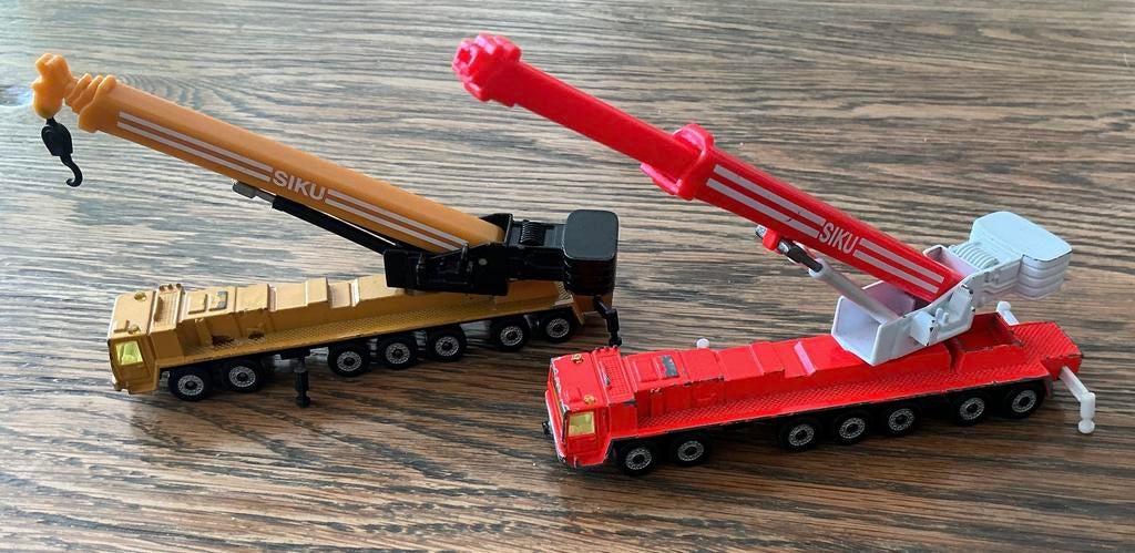 SIKU KRAANWAGEN MET KRAAN 1623/1830 MEGALIFTER, Ophalen of Verzenden, Zo goed als nieuw, Bus of Vrachtwagen