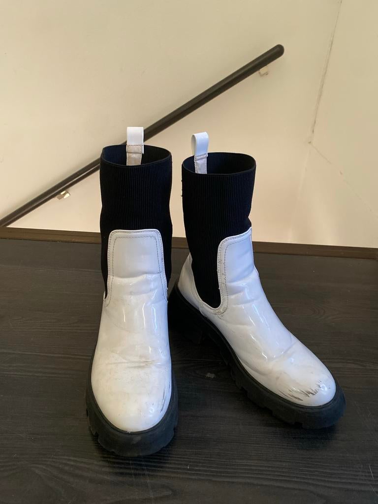 Gebruikte laarzen zwart wit, Ophalen of Verzenden, Gedragen, Zwart, Lage of Enkellaarzen