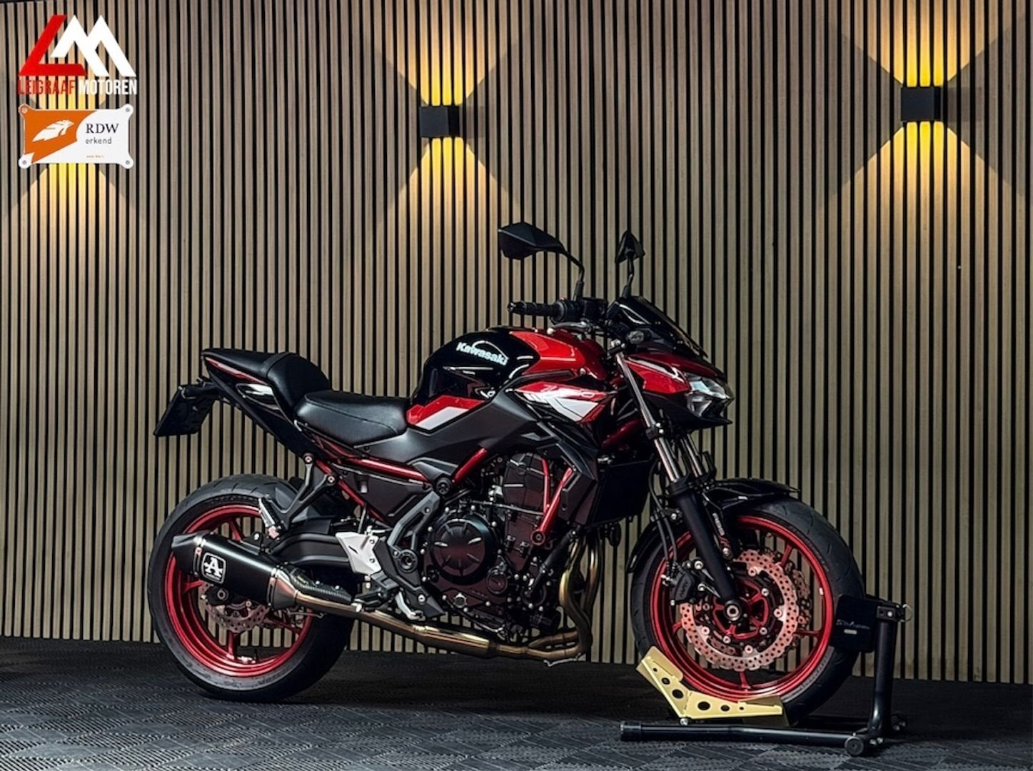 KAWASAKI Z650 ABS - Volledige Arrow uitlaat - Nieuwstaat, Motoren, Motoren | Kawasaki, Bedrijf, Naked bike, meer dan 35 kW, 2 cilinders
