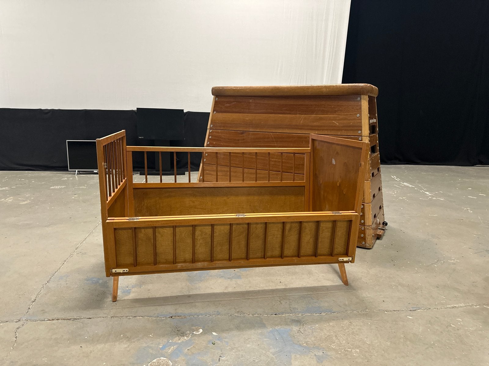 Vintage houten ledikant - Retro babybedje, Ophalen, Gebruikt, Ledikant
