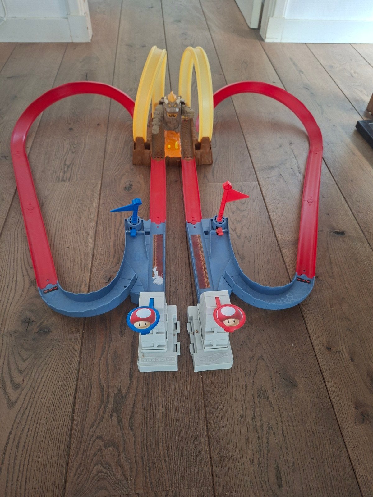 Hot Wheels Mario Kart racebaan met Bowser en Yoshi, Ophalen, Hot Wheels, Racebaan, Gebruikt