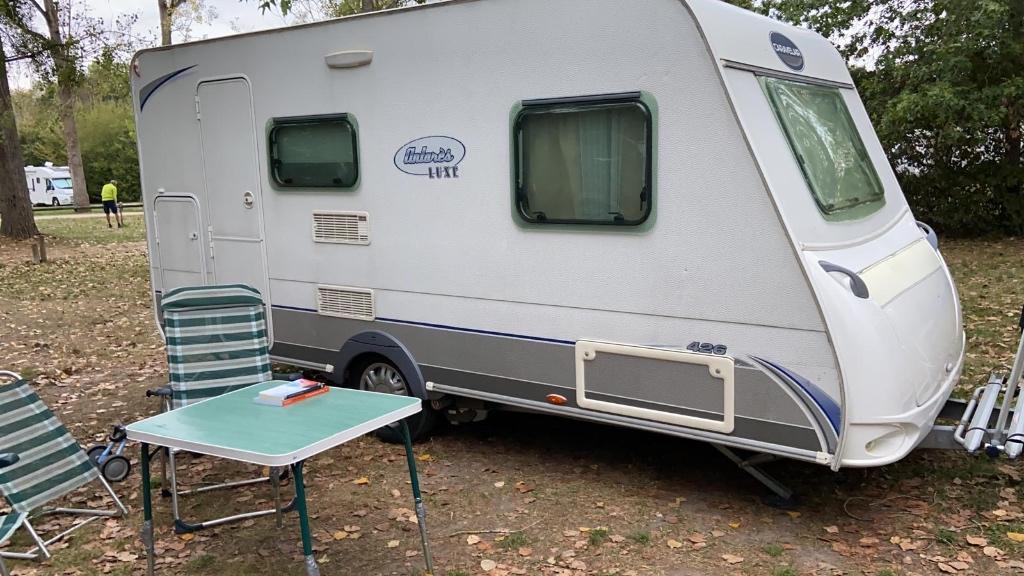 Caravelair Antares 426 caravan stapelbed, Caravans en Kamperen, Caravans, Vast bed, Kachel, Treinzit, Particulier