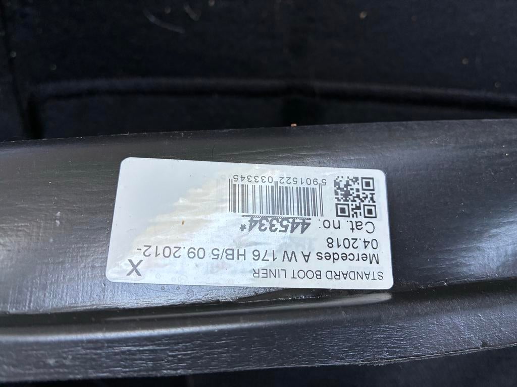 Mercedes A klasse (past ook in B-Klasse)Kofferbakmat, Ophalen, Gebruikt