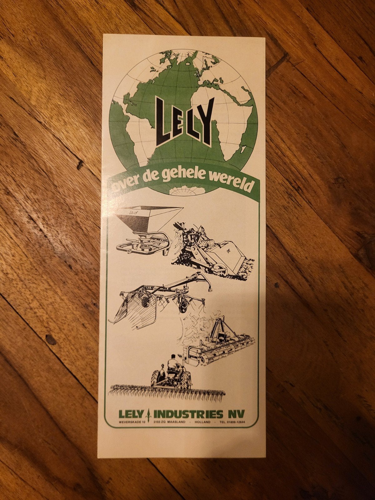 tractor folder Lely over de gehele wereld, Boeken, Ophalen of Verzenden