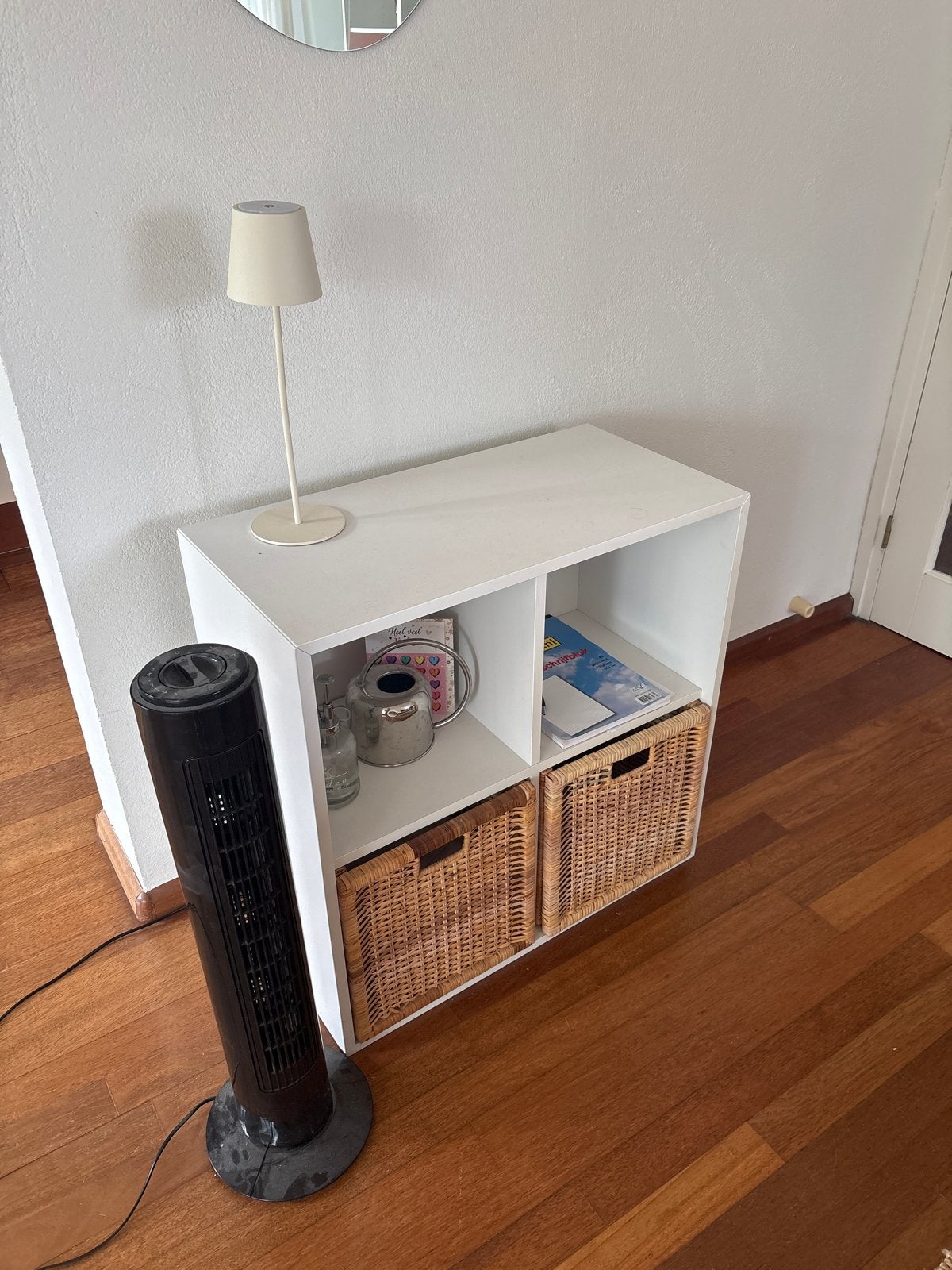 Ikea Eket kastje met 4 vakken en rieten manden, Ophalen, Zo goed als nieuw