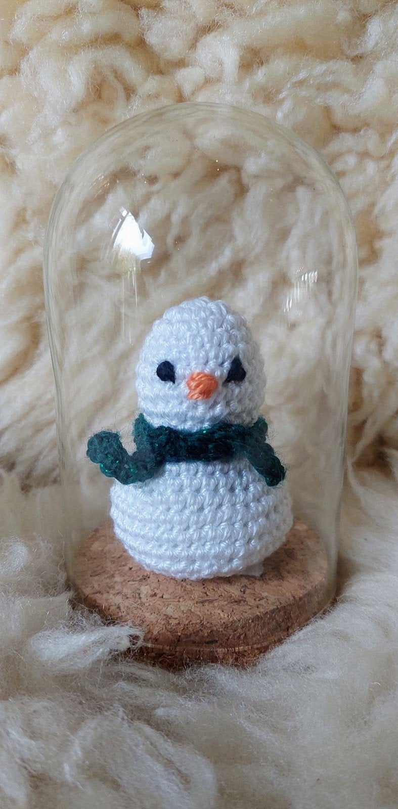 Gehaakte sneeuwpop in glazen stolp - Handgemaakt decoratie, Handgemaakt, Textiel, Nieuw, Ophalen of Verzenden