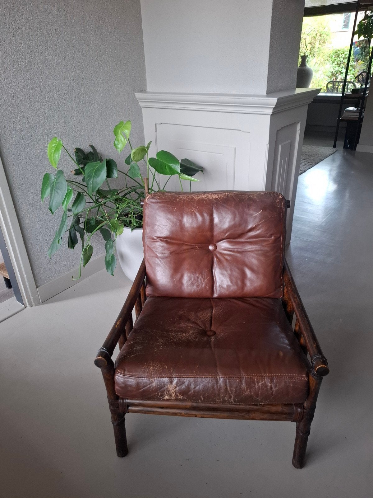 Vintage rotan stoel met leren kussens, Huis en Inrichting, Ophalen, Gebruikt, Bruin, Leer