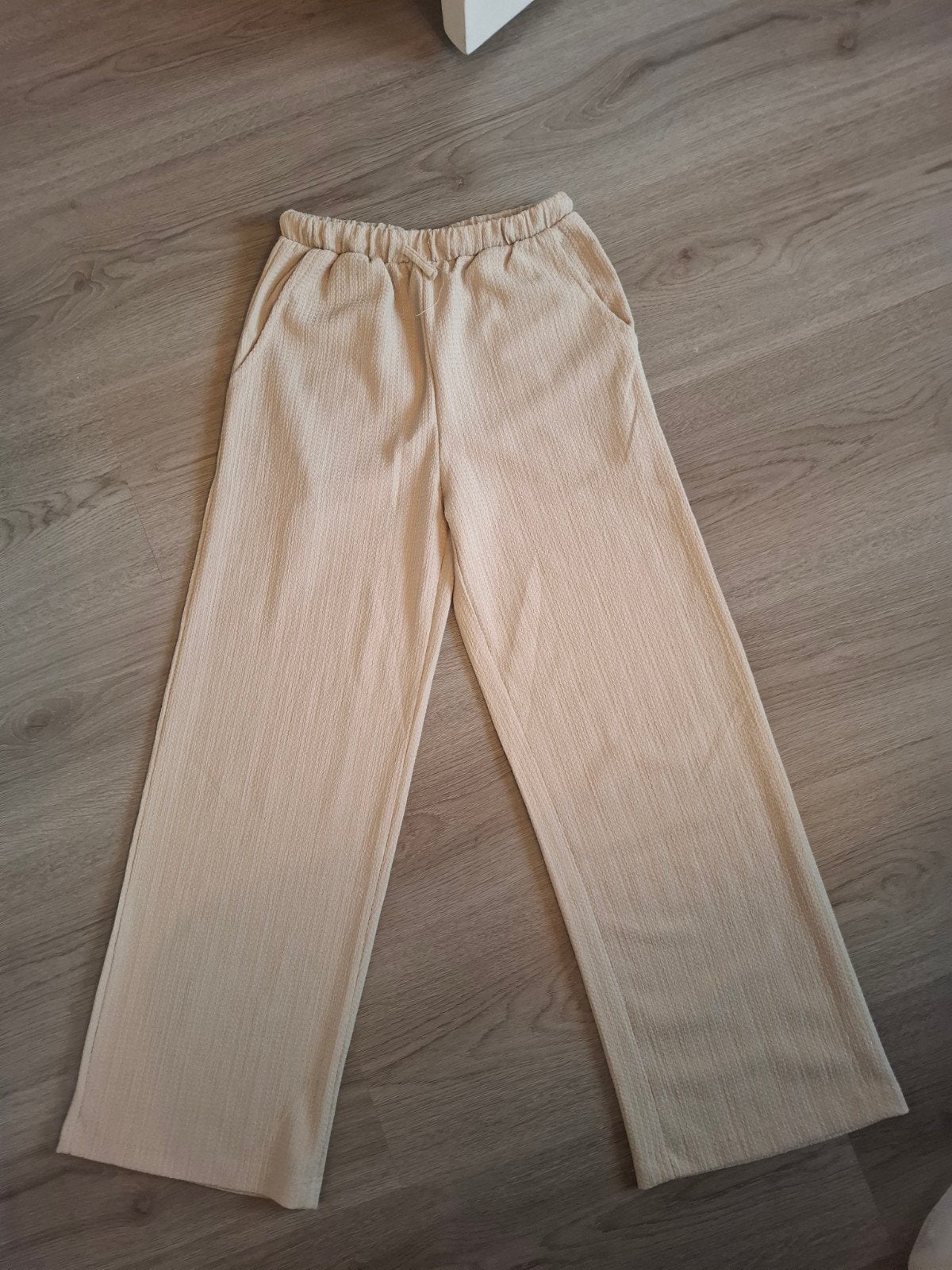 wijde broek maat 134/140 (8-10 jaar), Kinderen en Baby's, Kinderkleding | Maat 134, Meisje, Page One Young, Zo goed als nieuw