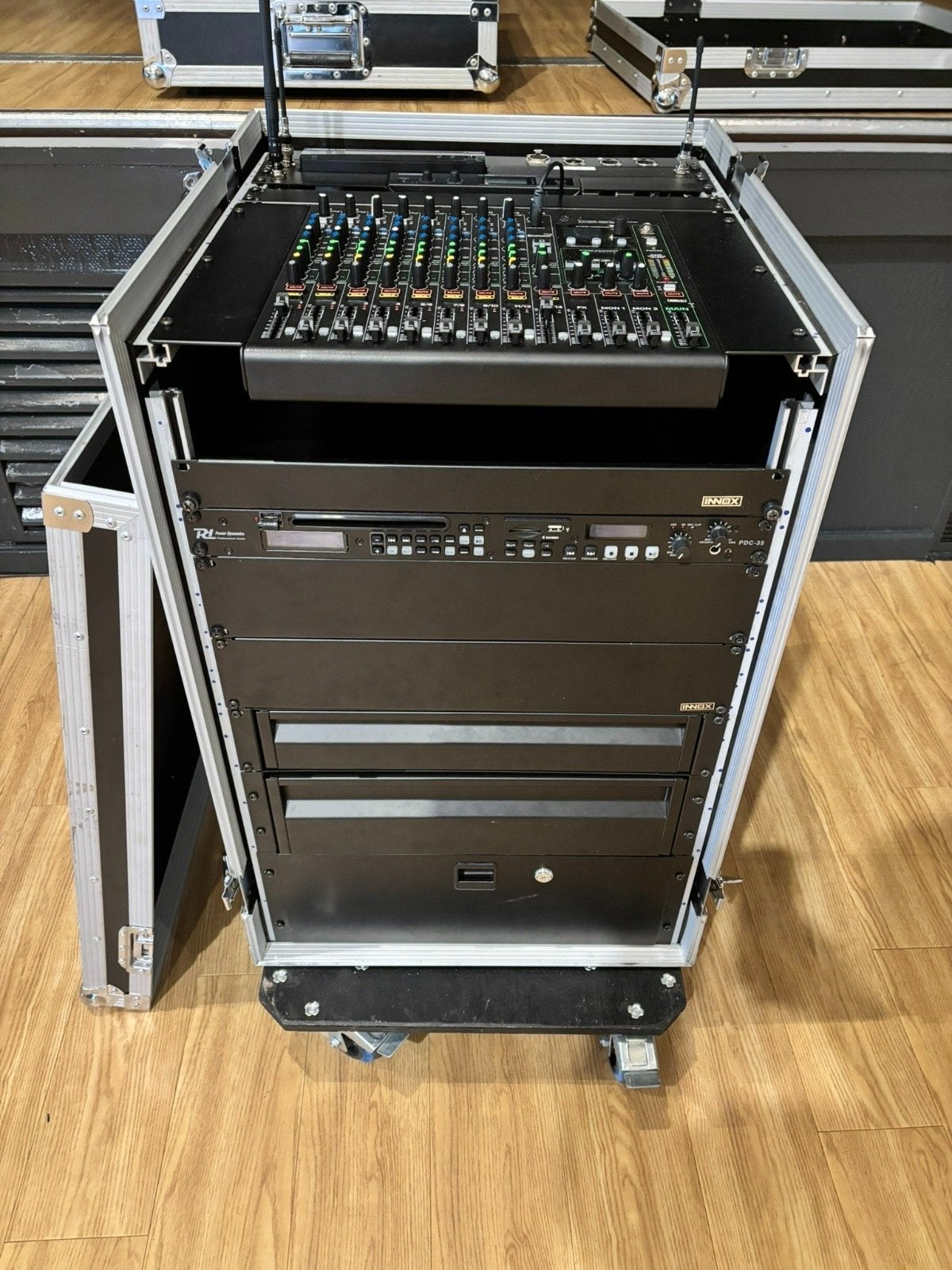 Mackie Onyx 1620i Mengpaneel met Flightcase, Muziek en Instrumenten, Mengpanelen, Ophalen, Gebruikt, 10 tot 20 kanalen, Microfooningang