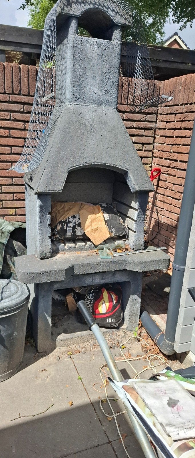 Betonnen barbecue - Gebruikt, zonder kolen, Ophalen, Gebruikt