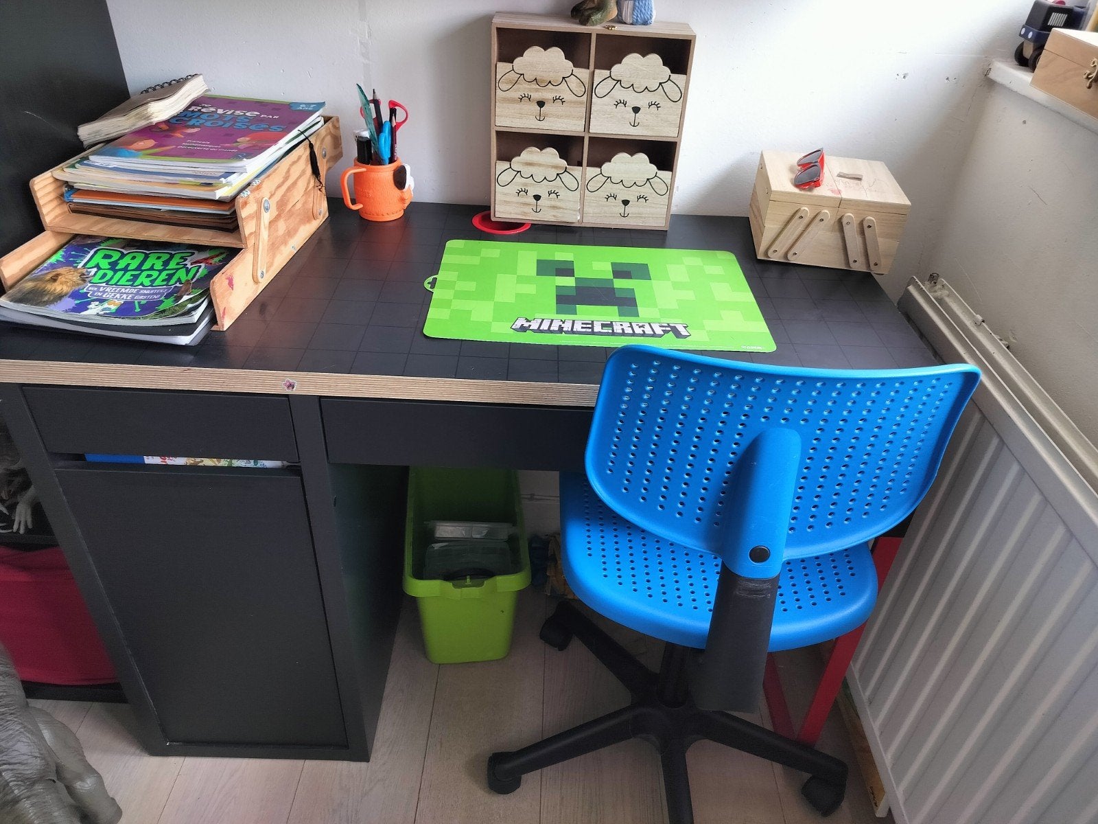 IKEA bureau in zeer goede staat, Huis en Inrichting, Bureaus, Spaanplaat of MDF, Ophalen of Verzenden, Zo goed als nieuw, IKEA