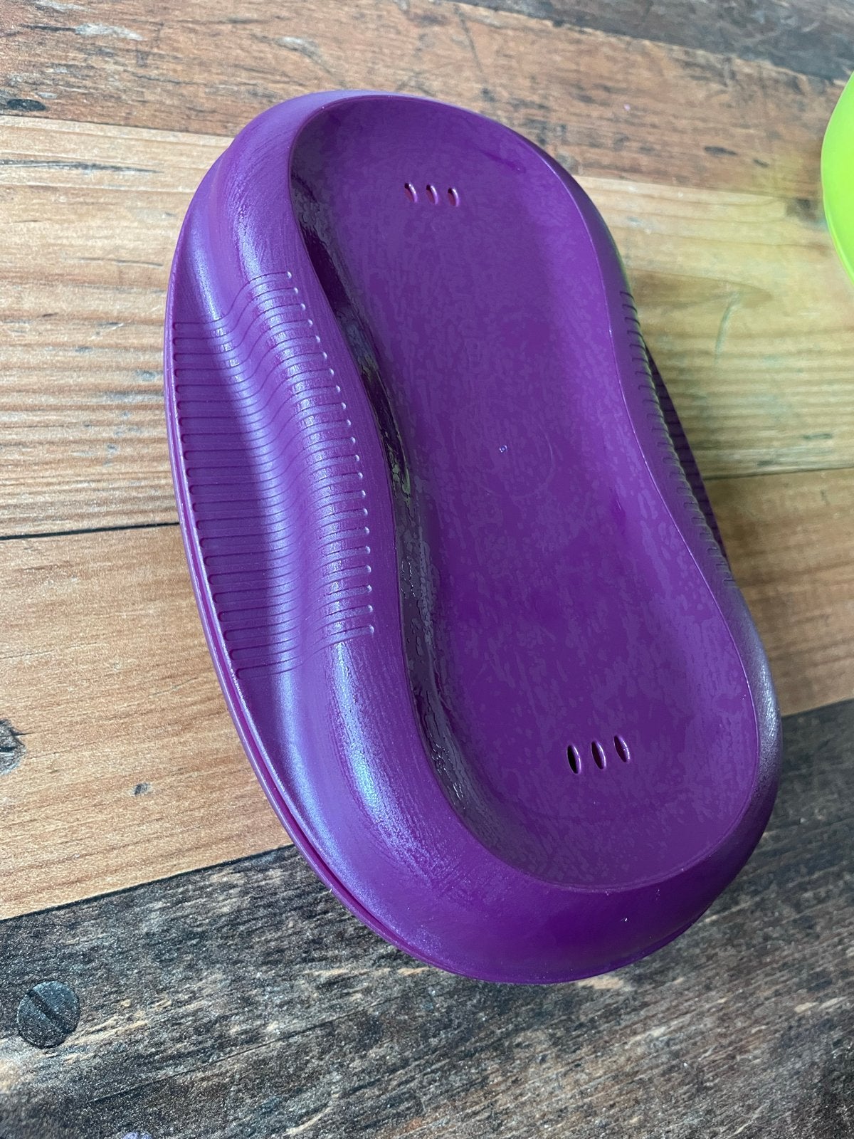 Tupperware MicroGourmet eierkoker voor in de magnetron., Gebruikt, Schaal, Paars, Ophalen of Verzenden