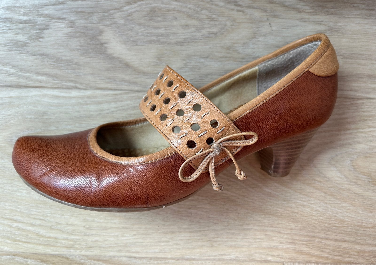 Bruine pumps Caprice maat 5,5/38,5, Kleding | Dames, Pumps, Bruin, Ophalen of Verzenden, Gedragen