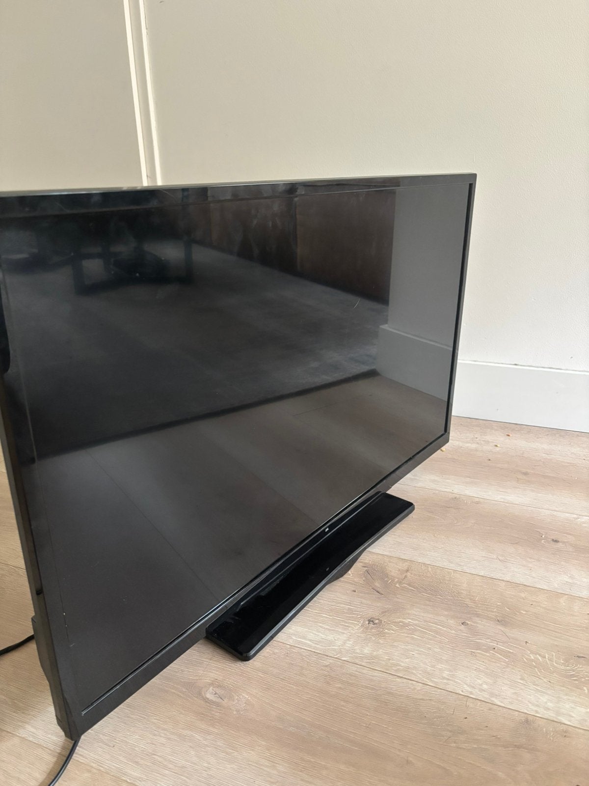 OK. 32 inch LED TV incl. afstandsbediening – Alleen ophalen, 50 Hz, 80 tot 100 cm, Zo goed als nieuw, Ophalen