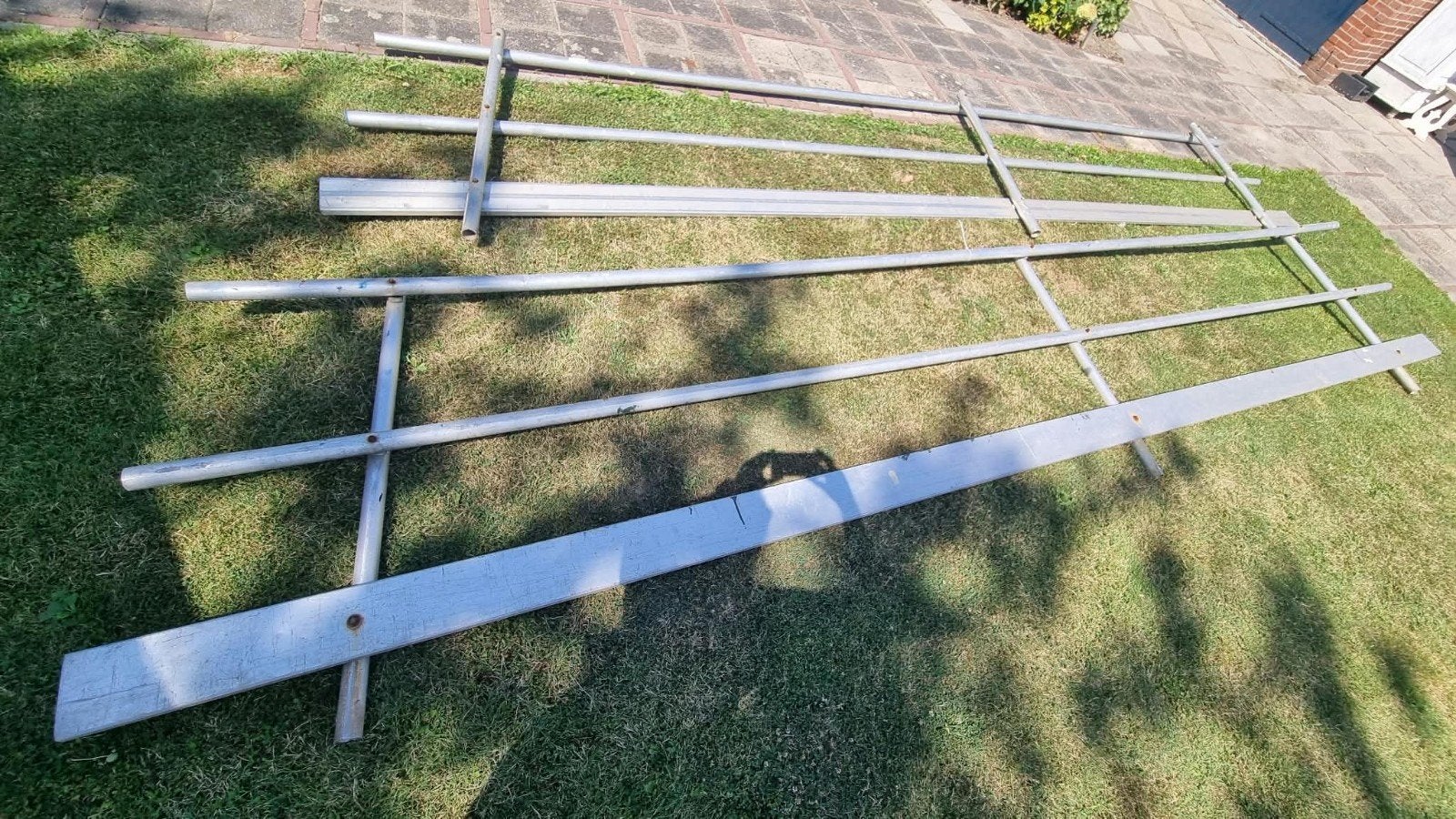 2 x leuning voor ASC steiger / loopbrug inclusief 6 houders, Doe-het-zelf en Verbouw, Ophalen, Zo goed als nieuw, Gevelsteiger