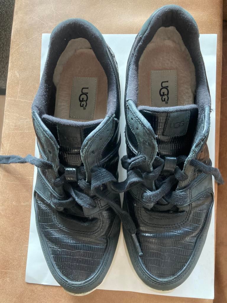 Comfortabele leren zwarte sneakers maat 39 UGG, Kleding | Dames, Schoenen, Verzenden, Zwart, Sneakers of Gympen, Zo goed als nieuw