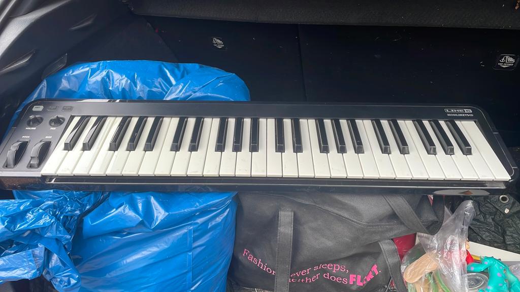 Line 6 MIDI Keyboard Controller - Gebruikt, Midi-aansluiting, Ophalen of Verzenden, Zo goed als nieuw, 49 toetsen