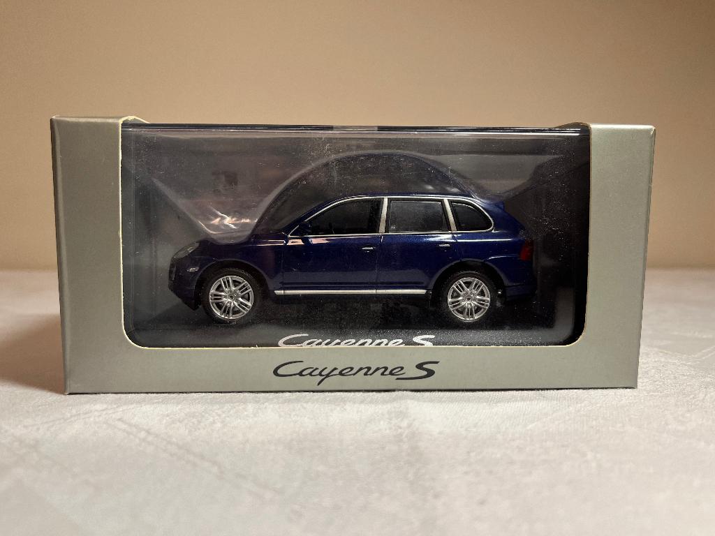 Minichamps (Porsche editie) Porsche Cayenne S 1:43, Hobby en Vrije tijd, Modelauto's | 1:43, Ophalen of Verzenden, Zo goed als nieuw
