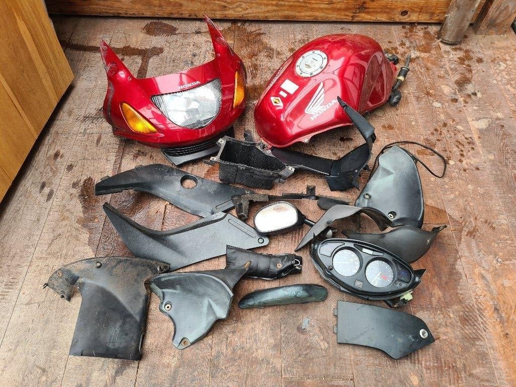 Diverse onderdelen Honda Deauville NT650V, Motoren, Ophalen, Gebruikt