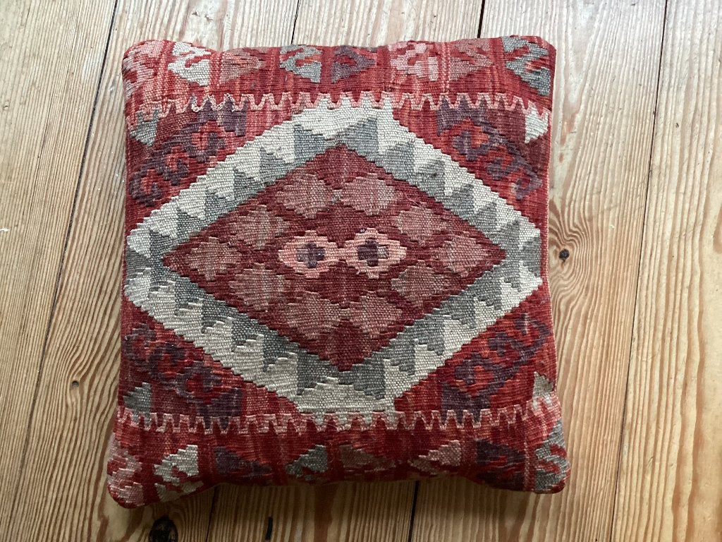 Steen rood wit grijs wollen kelim tapijt kussen 40x40, Afneembare hoes, Vierkant, Ophalen of Verzenden, Zo goed als nieuw