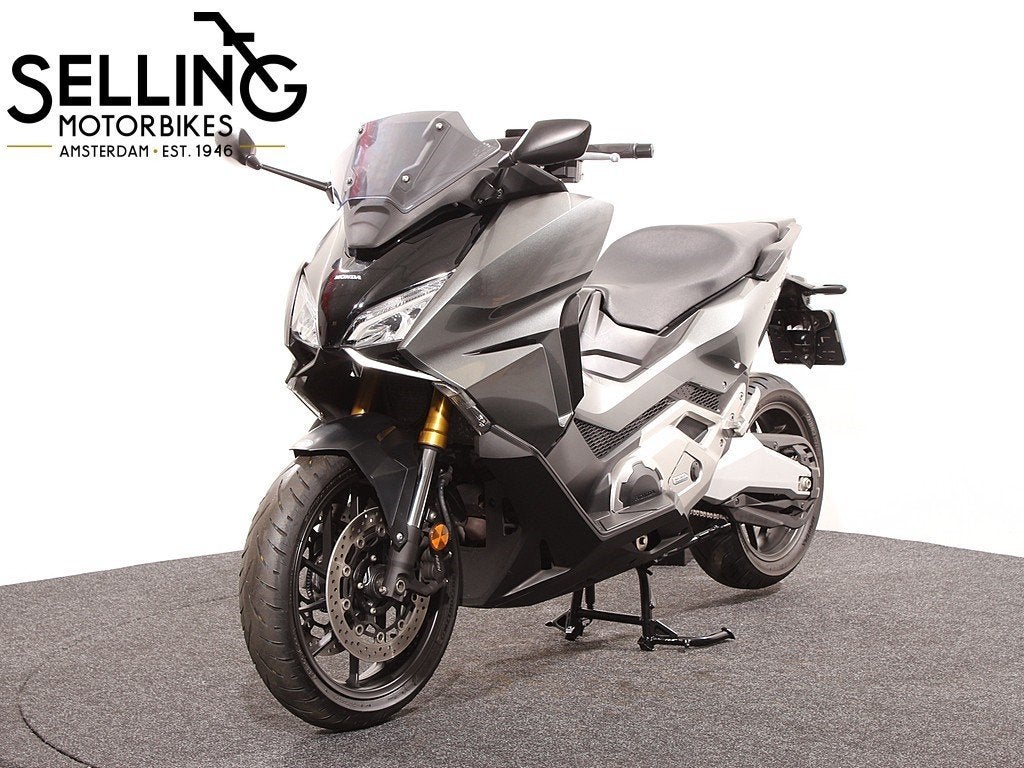 Honda Forza NSS 750, Bedrijf, Scooter