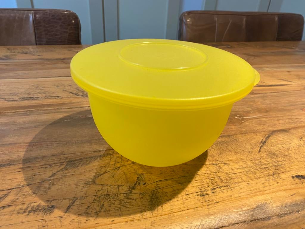 Tupperware kom 1.3 liter, Huis en Inrichting, Ophalen of Verzenden, Geel