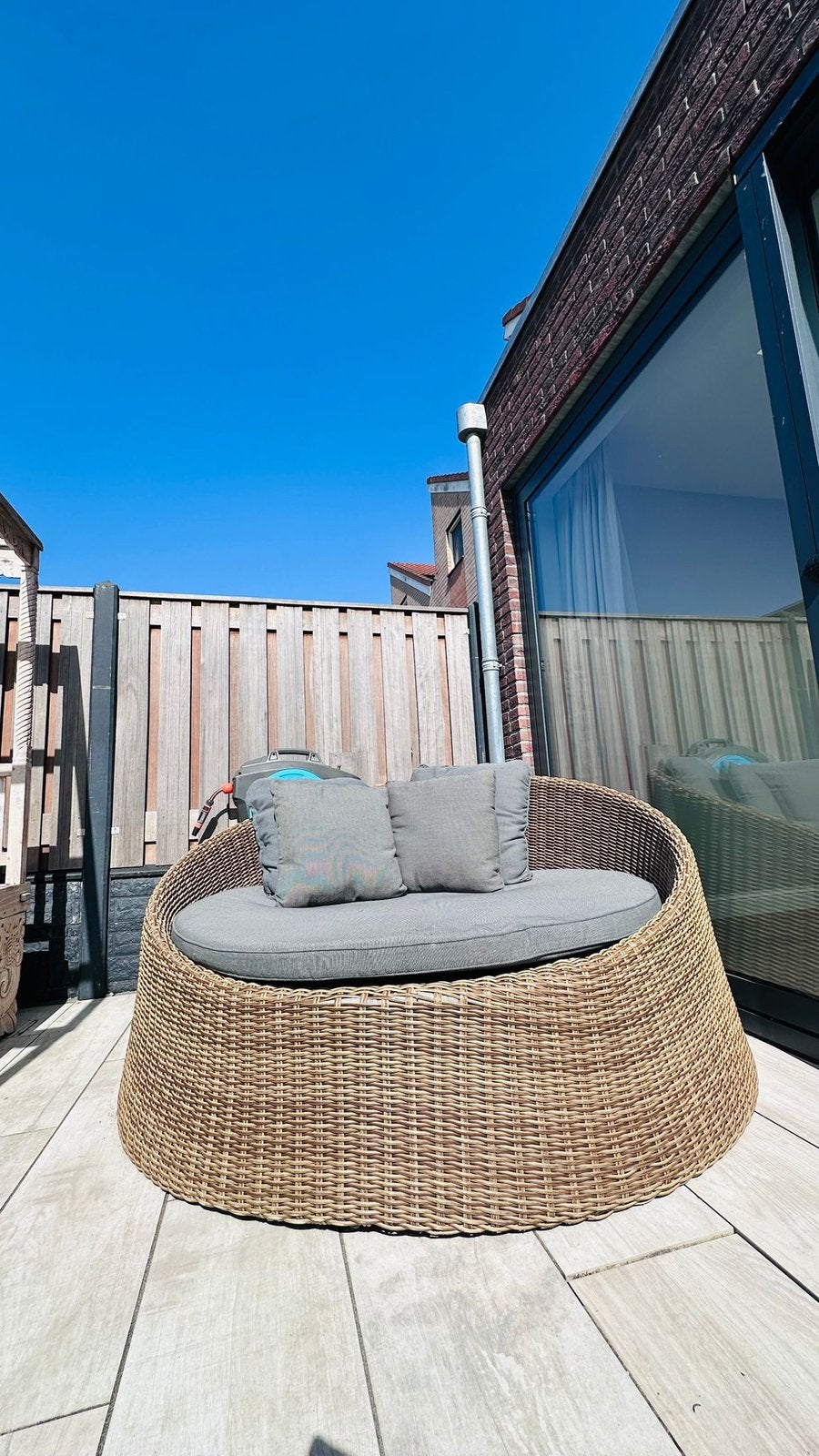 Ronde loungebank, Ophalen, Zo goed als nieuw, Rotan