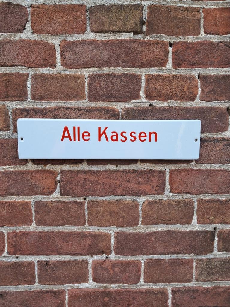 Oud emaille bordje Alle Kassen dik opgelegde letter., Antiek en Kunst, Antiek | Emaille, Ophalen of Verzenden