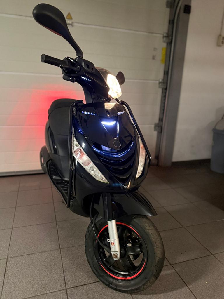 Piaggio Zip 4 Takt 50cc IGET Euro 4, Fietsen en Brommers, Scooters | Overige merken, Zo goed als nieuw, Maximaal 45 km/u, Benzine