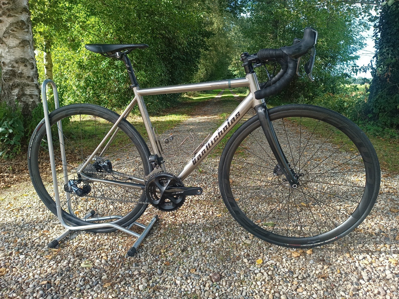 Van Nicholas Skeiron Shimano Ultegra R8150 Di2 twv €6900. !!, 28 inch, Carbon, 49 tot 53 cm, Zo goed als nieuw