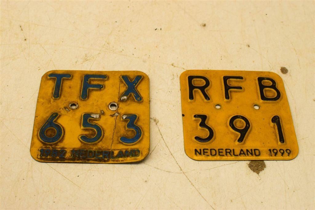 5 Stuks Bromfiets Nummerplaatjes 44561, Ophalen of Verzenden, Gebruikt, Overige typen
