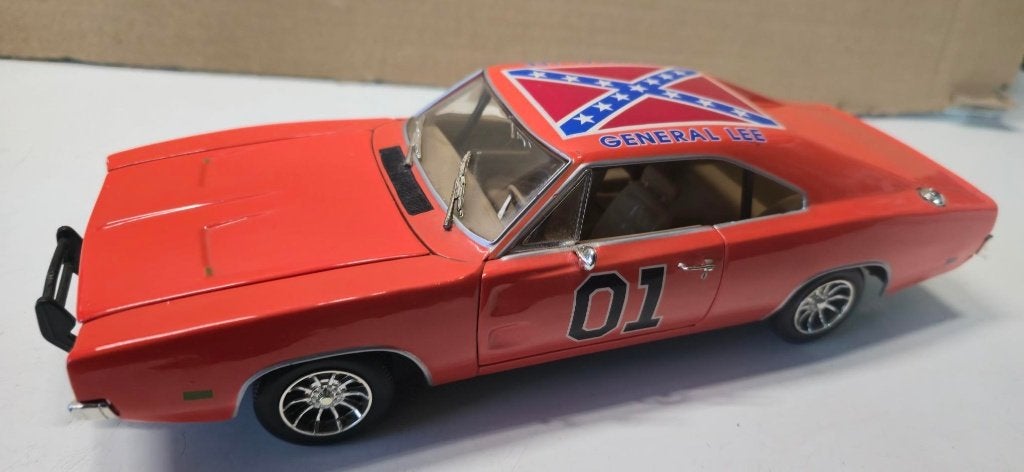 DODGE CHARGER 1969 DUKES OF HAZZARD ERTL 1:18, Hobby en Vrije tijd, Ophalen, Gebruikt, Auto, ERTL