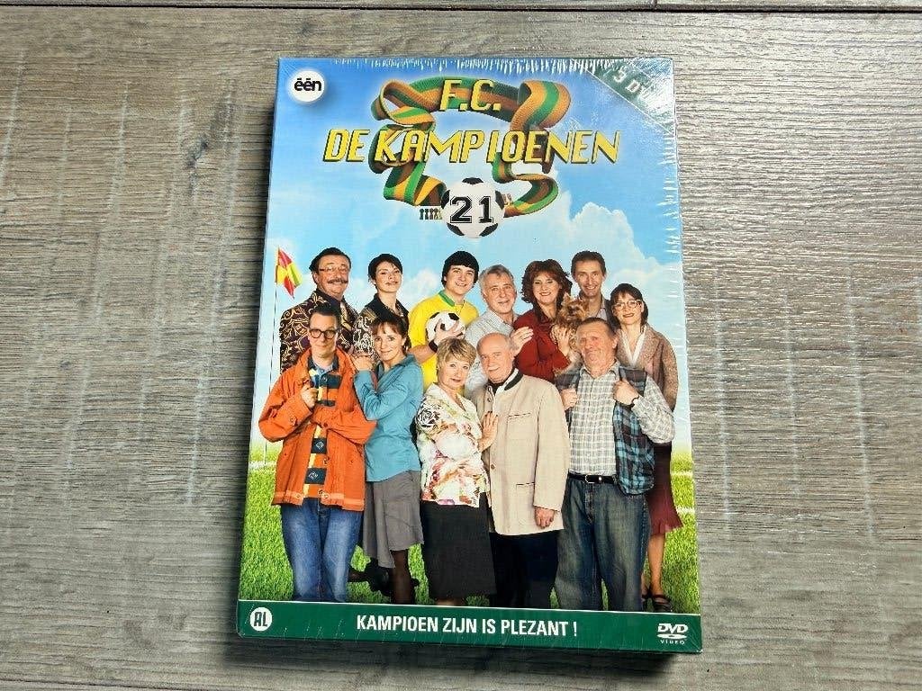 DVD FC De Kampioenen serie seizoen 21 Nieuw & Sealed, Alle leeftijden, Ophalen of Verzenden, Nieuw in verpakking, Komedie