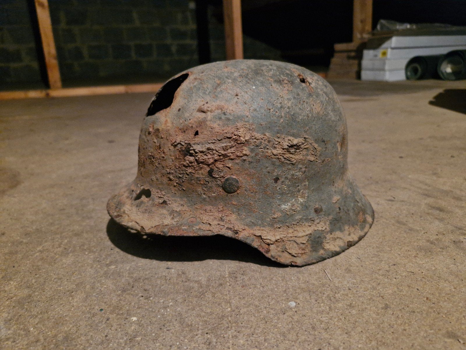 Zeldzame M40 Duitse helm - WOII bodemvondst, Ophalen of Verzenden