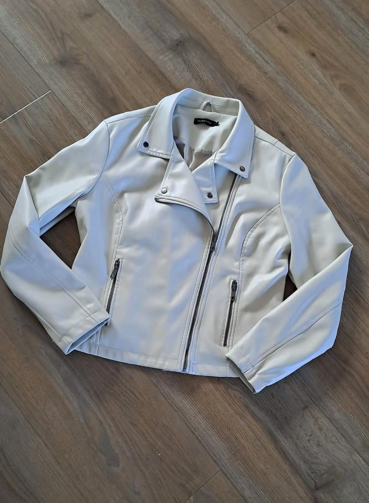 Mooi gevoerd imitatie leren dames jasje van Pescara, maat L, Kleding | Dames, Beige, Maat 42/44 (L), Pescara, Ophalen of Verzenden