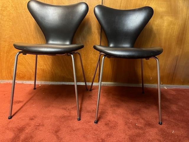 3 vlinderstoelen zwart leer jaren 60 Fritz Hansen Vintage, Huis en Inrichting, Ophalen, Gebruikt, Bruin, Leer