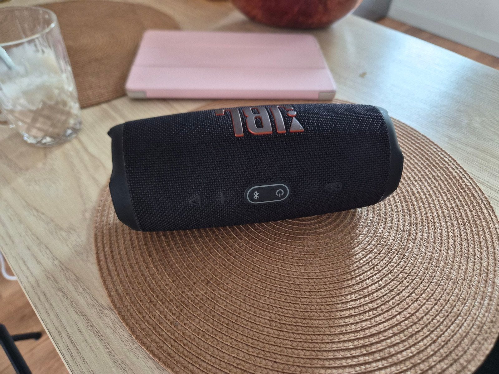 Foto 4 van JBL Charge 5 (zwart) - Zo goed als nieuw!
