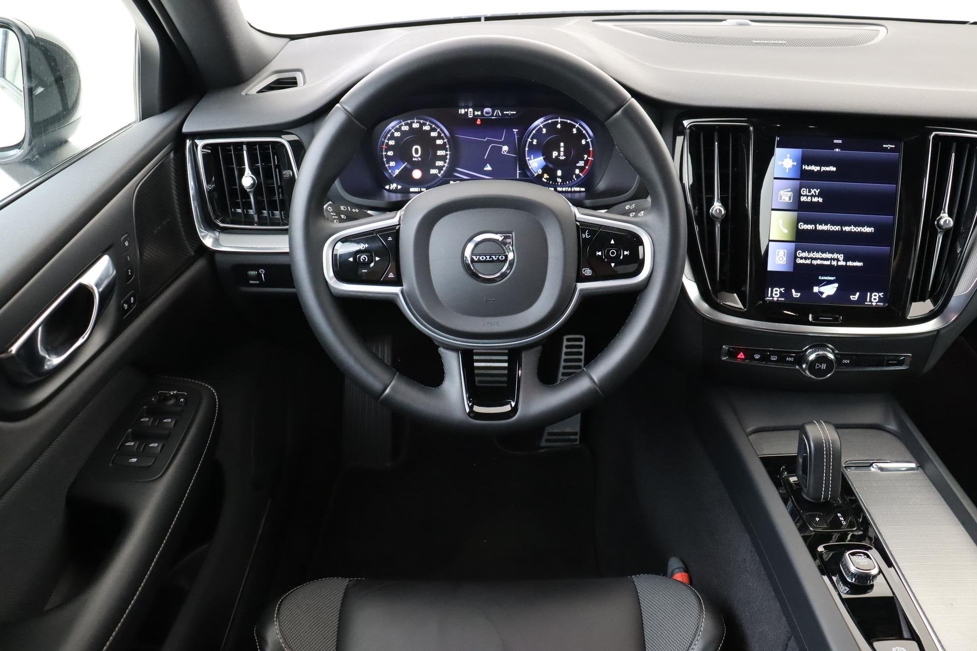 Volvo S60 B3 (M-HYBRID) R-DESIGN -HARMAN/KARDON|CAMERA|TREKH, 12 maanden, 15 km/l, Euro 6, 4 cilinders