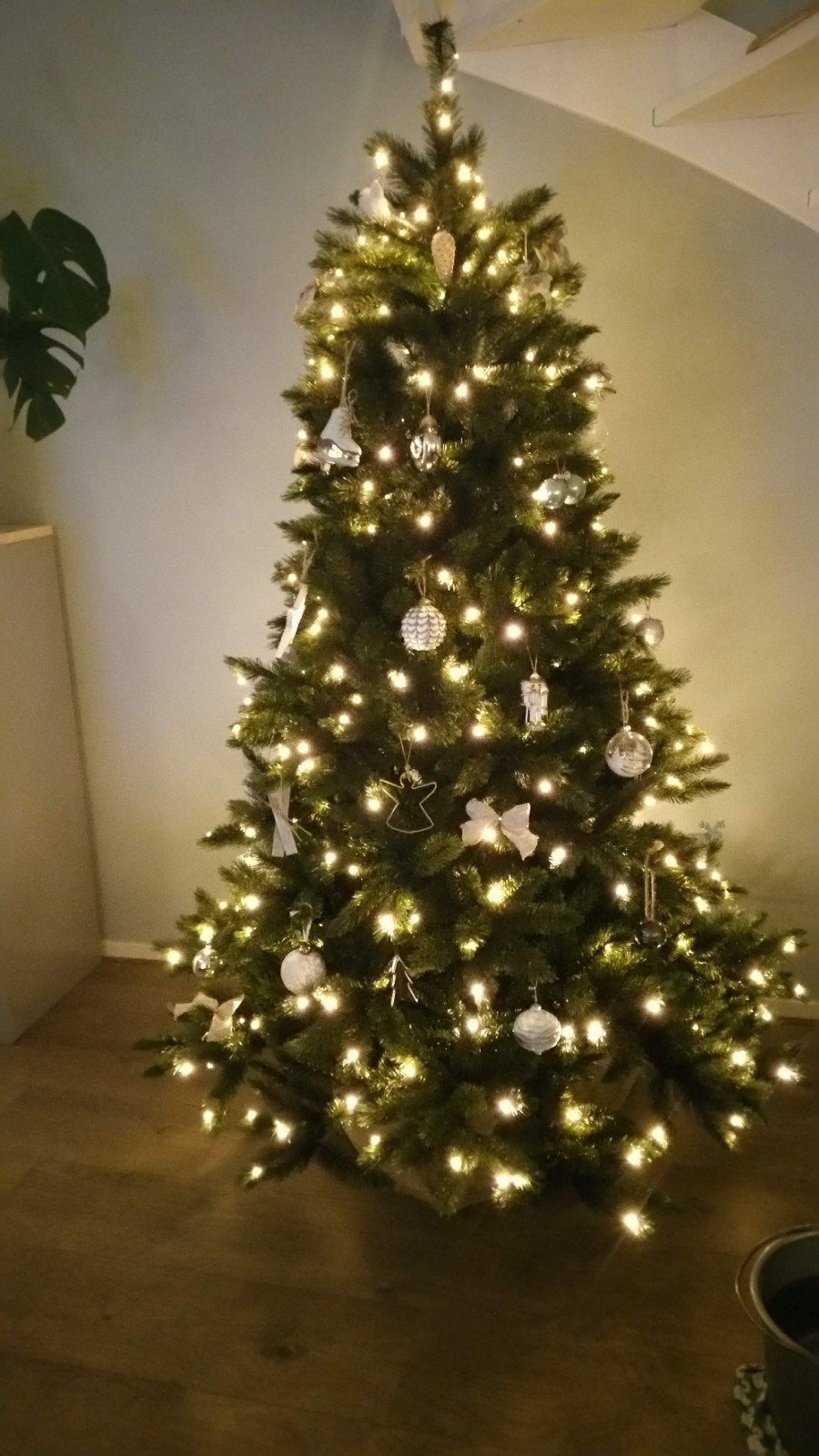 Triumph Tree kunstkerstboom Romagne 215 hoog met 304 lampjes, Diversen, Ophalen, Zo goed als nieuw