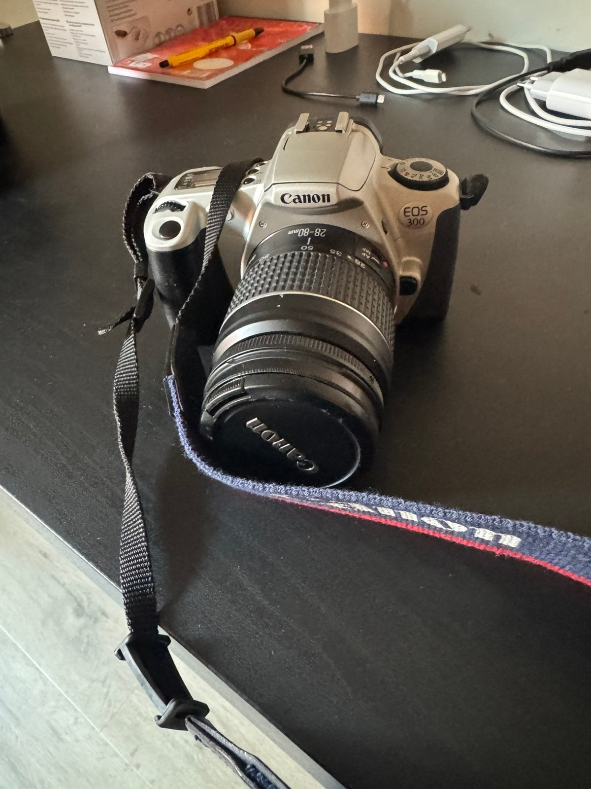 Canon EOS 300, Ophalen, Zo goed als nieuw, Canon, Geen optische zoom