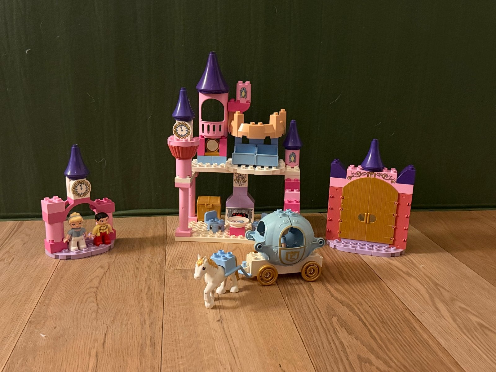 LEGO DUPLO Disney Assepoester kasteel en koets – 6154 & 6153