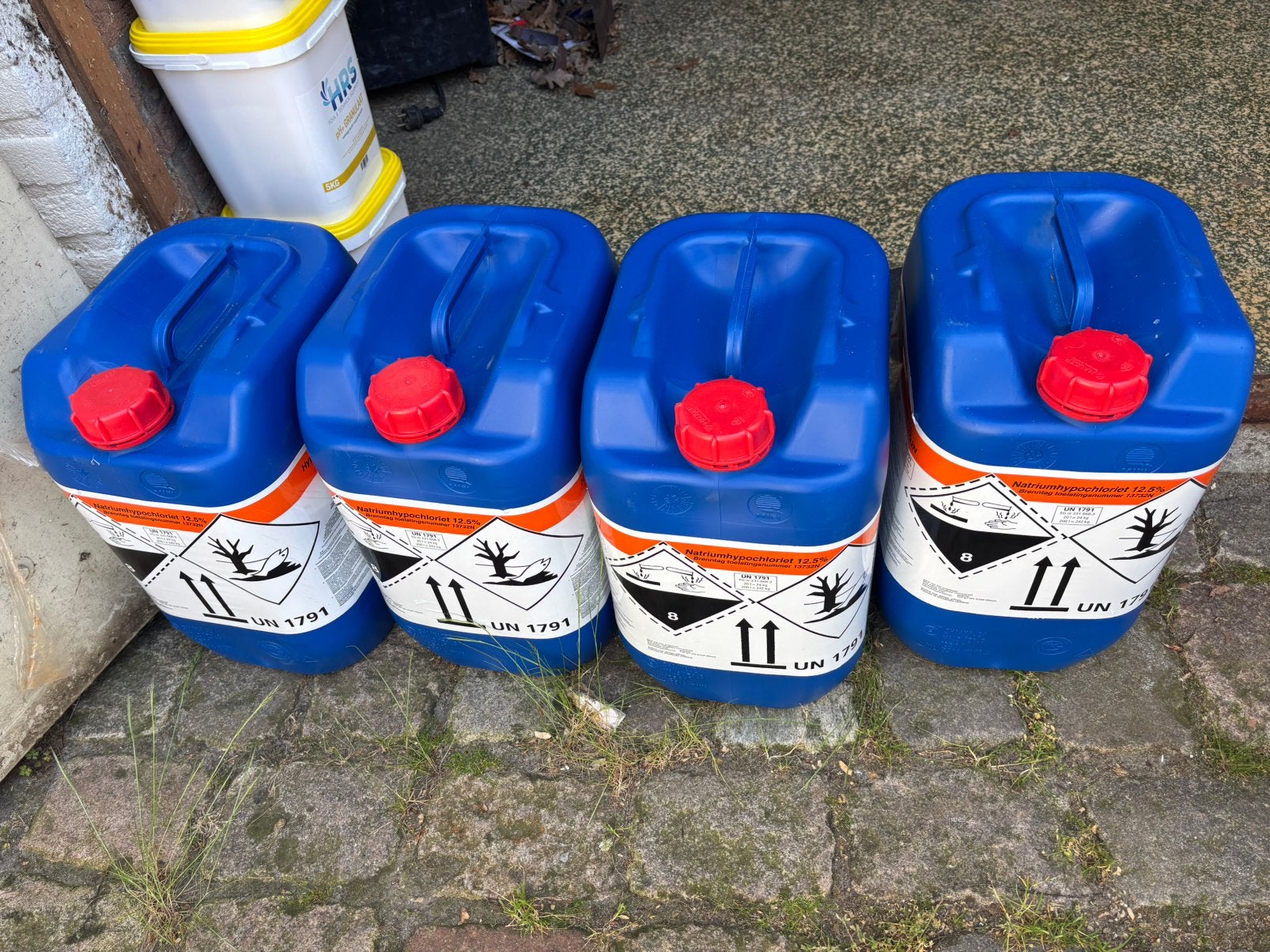 Zwembad Chloor 20 liter, Ophalen, Info@reviepools.nl, Van Ruijsdaelstraat 21, 5161 VJ Sprang Capelle, Nieuw