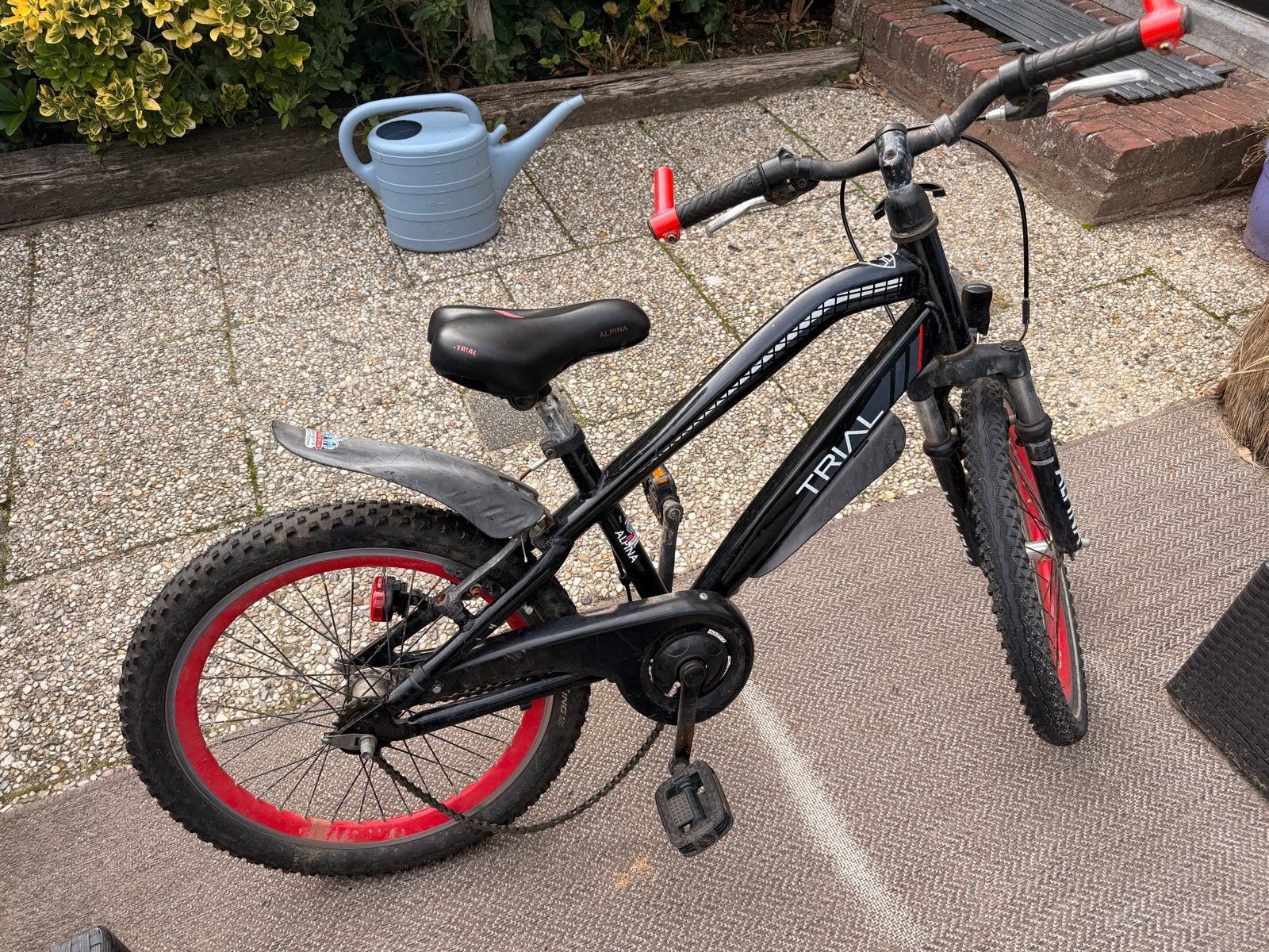 Alpina Trial kinderfiets 22 inch - Zwart/Rood, Ophalen, Gebruikt, Velgrem, 20 inch of meer