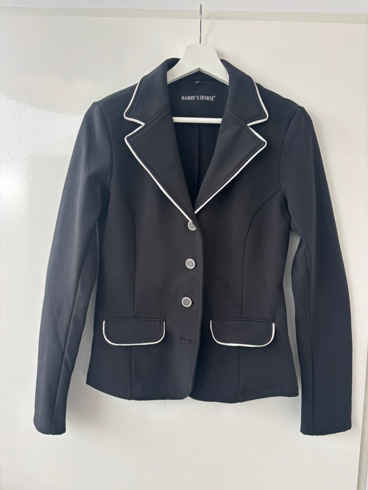 Zwart wedstrijdjasje van Harry’s Horse, maat S, Dieren en Toebehoren, Paardrijkleding, Ophalen of Verzenden, Zo goed als nieuw