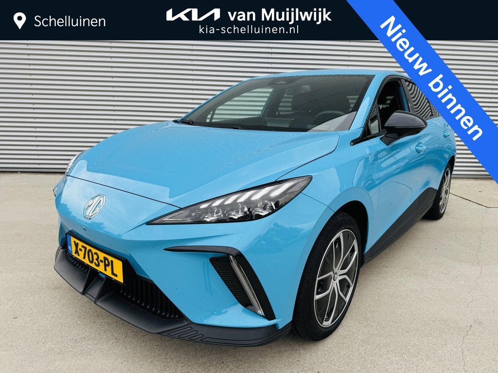MG MG4 Electric Luxury 64 kWh Trekhaak | 360 Camera | circa, Auto's, MG, Automaat, Achterwielaandrijving, Gebruikt, Leder en Stof