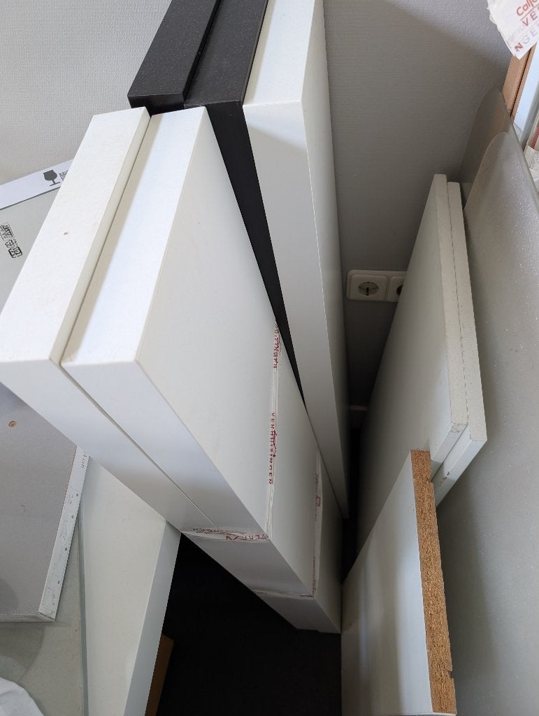 IKEA LACK wandplanken – 5 stuks (wit en zwart-bruin), Ophalen, Zo goed als nieuw