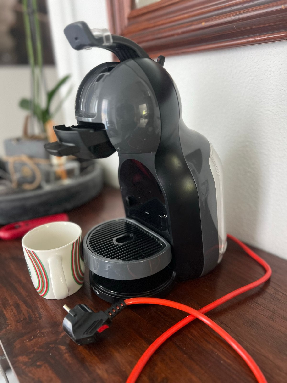 Krups Nescafé Dolce Gusto Mini Me Koffiecupmachine, Koffiepads en cups, Koffiemachine, Ophalen of Verzenden, Zo goed als nieuw