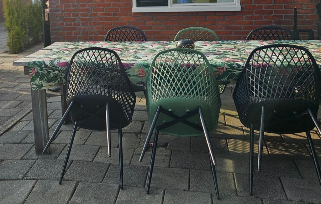 Tuintafel (steigerhout) + 6 kuipstoelen met kussens, Ophalen, Hout