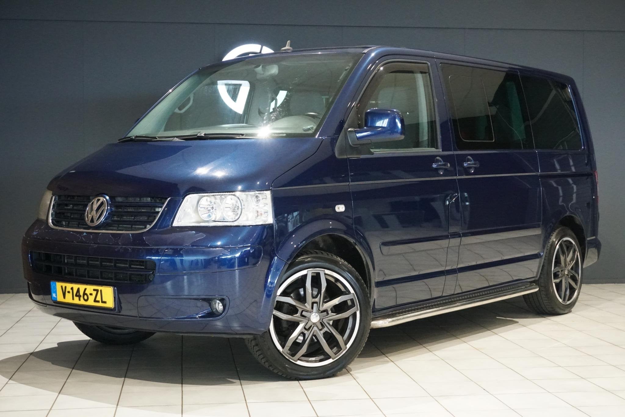 Volkswagen Transporter Multivan 2.5 TDI 175PK + TREKHAAK / S, Voorwielaandrijving, Stoelverwarming, Stof, Gebruikt